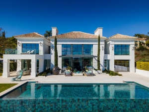 Luxurious Mansion with sea views in Los Flamingos