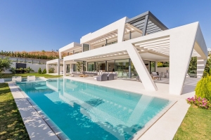 Modern Luxury Villa Located at Haza del Conde in Nueva Andalucia