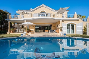 Villa in the prestigious Beachside Community of Casablanca