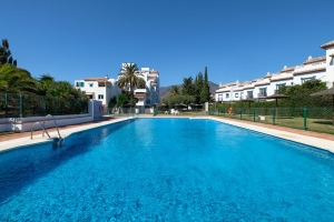 Fully Renovated Front Line Beach Duplex Penthouse in Bahia de Estepona